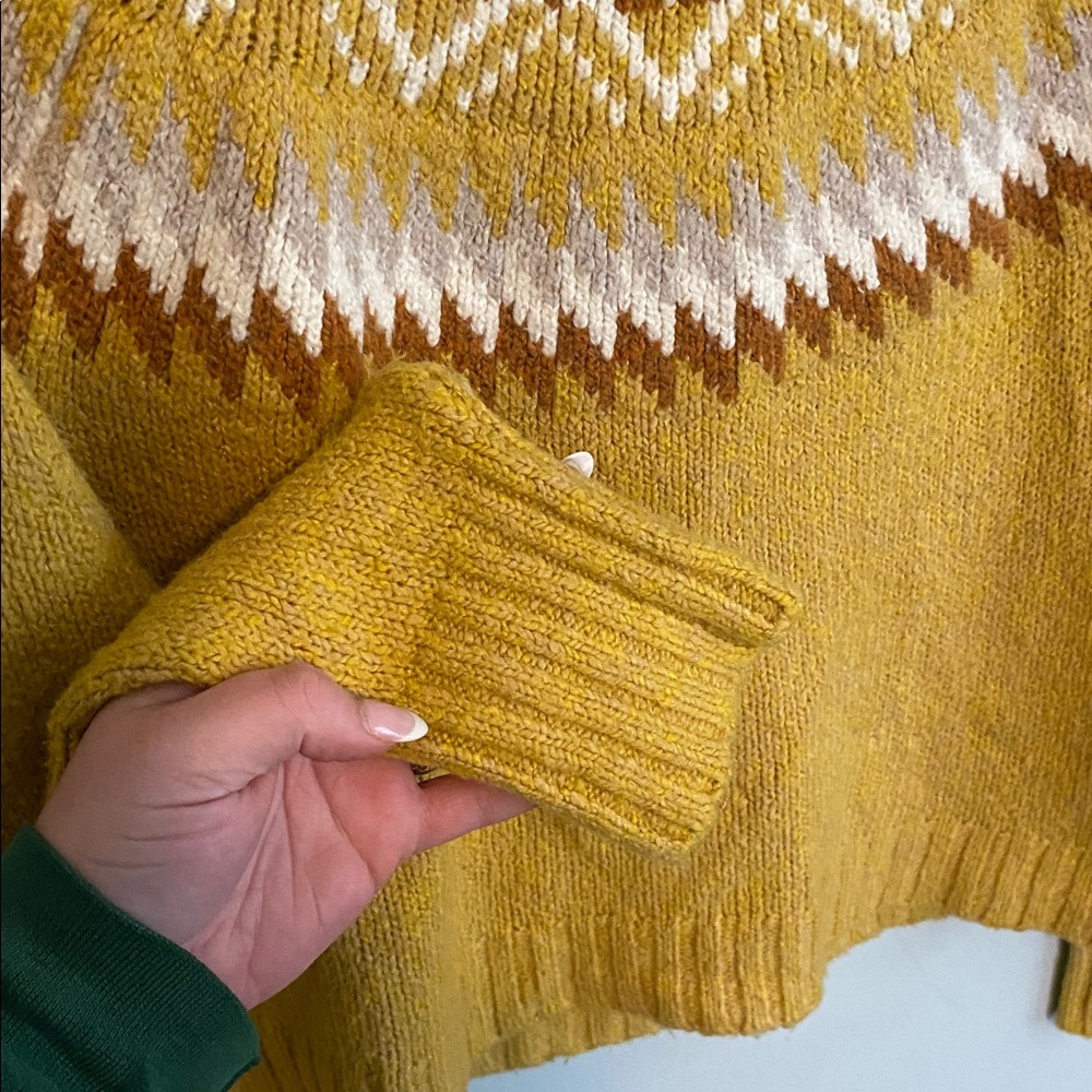 American Eagle Women’s Mustard Fair Isle Mockneck Sweater Size Medium - Picture 2 of 5